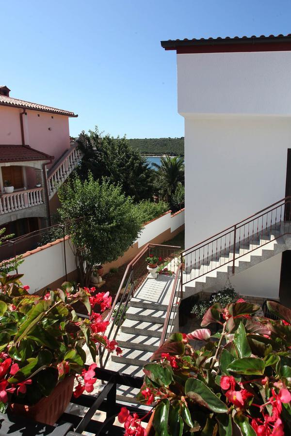 Apartments Patricia Banjole Bagian luar foto